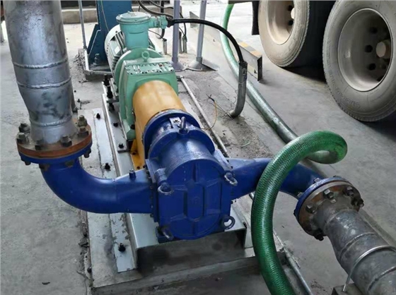 羅德石腦油卸車轉子泵中景拍攝 羅德石腦油卸車轉子泵中景拍攝