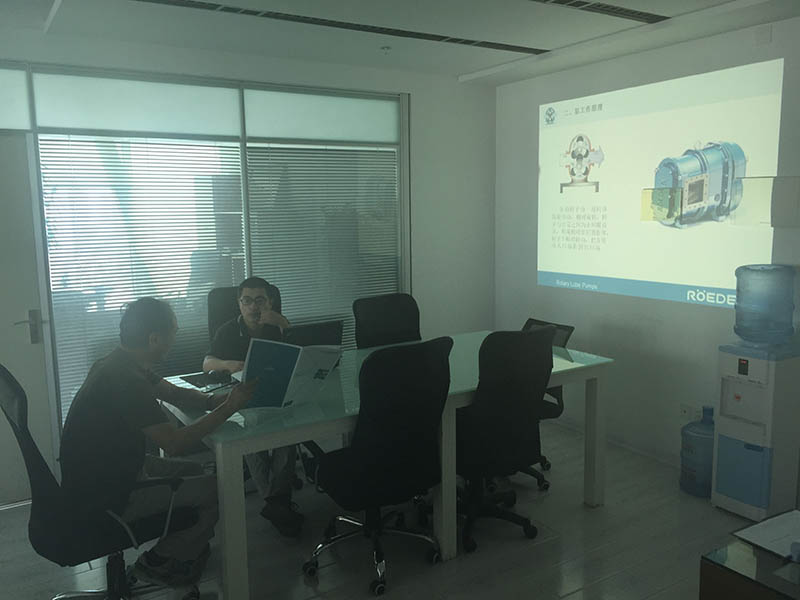 羅德銷售經理講解轉子泵 羅德銷售經理講解轉子泵