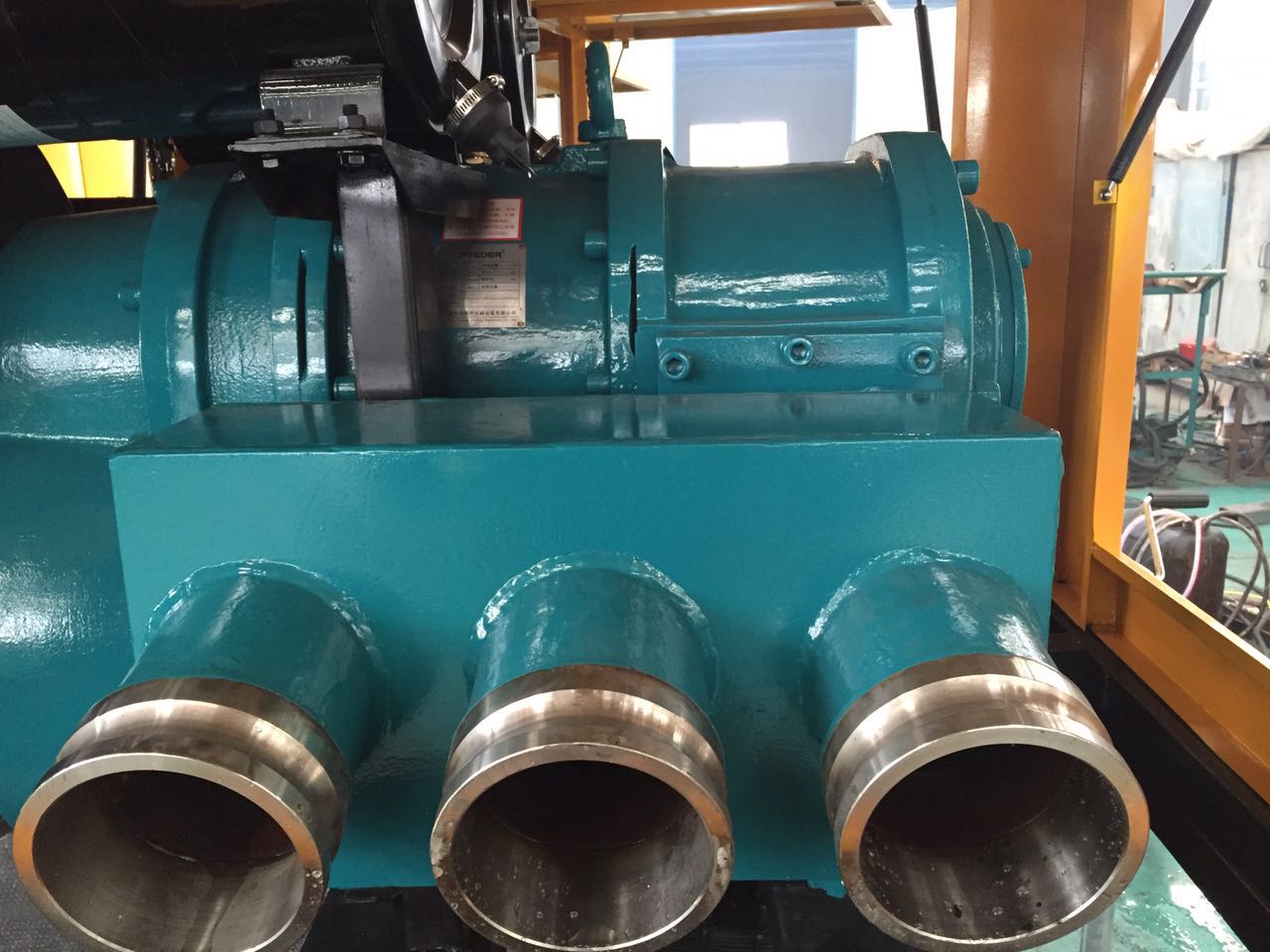 泵站中的凸輪轉子泵近距離特寫2016061501 泵站中的凸輪轉子泵近距離特寫2016061501