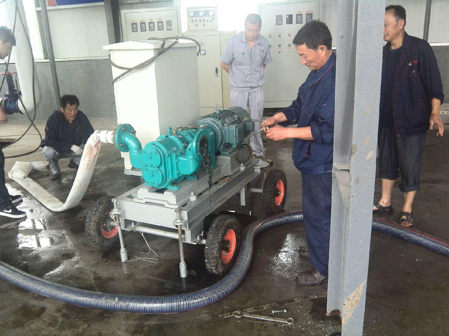 羅德銷售工程師現(xiàn)場(chǎng)服務(wù)(三) 羅德銷售工程師現(xiàn)場(chǎng)服務(wù)(三)